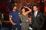 John Abraham, Varun Dhawan, Jacqueline Fernandez pomote Dishoom on the sets of India